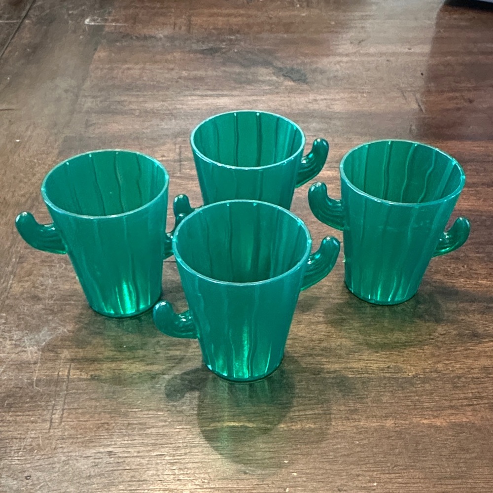 Cactus-Shaped Green Glass Set